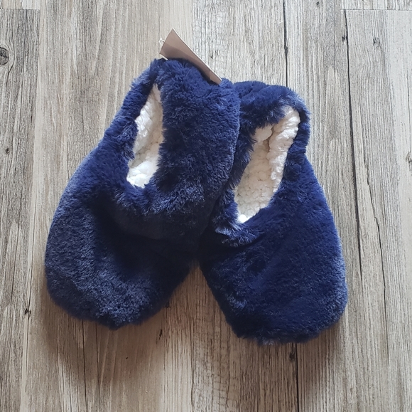 Xhilaration Shoes - NWT Xhiliration Comfy Slipper Socks